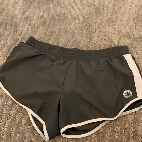 3 pairs of exercise shorts - Picture 2 of 4